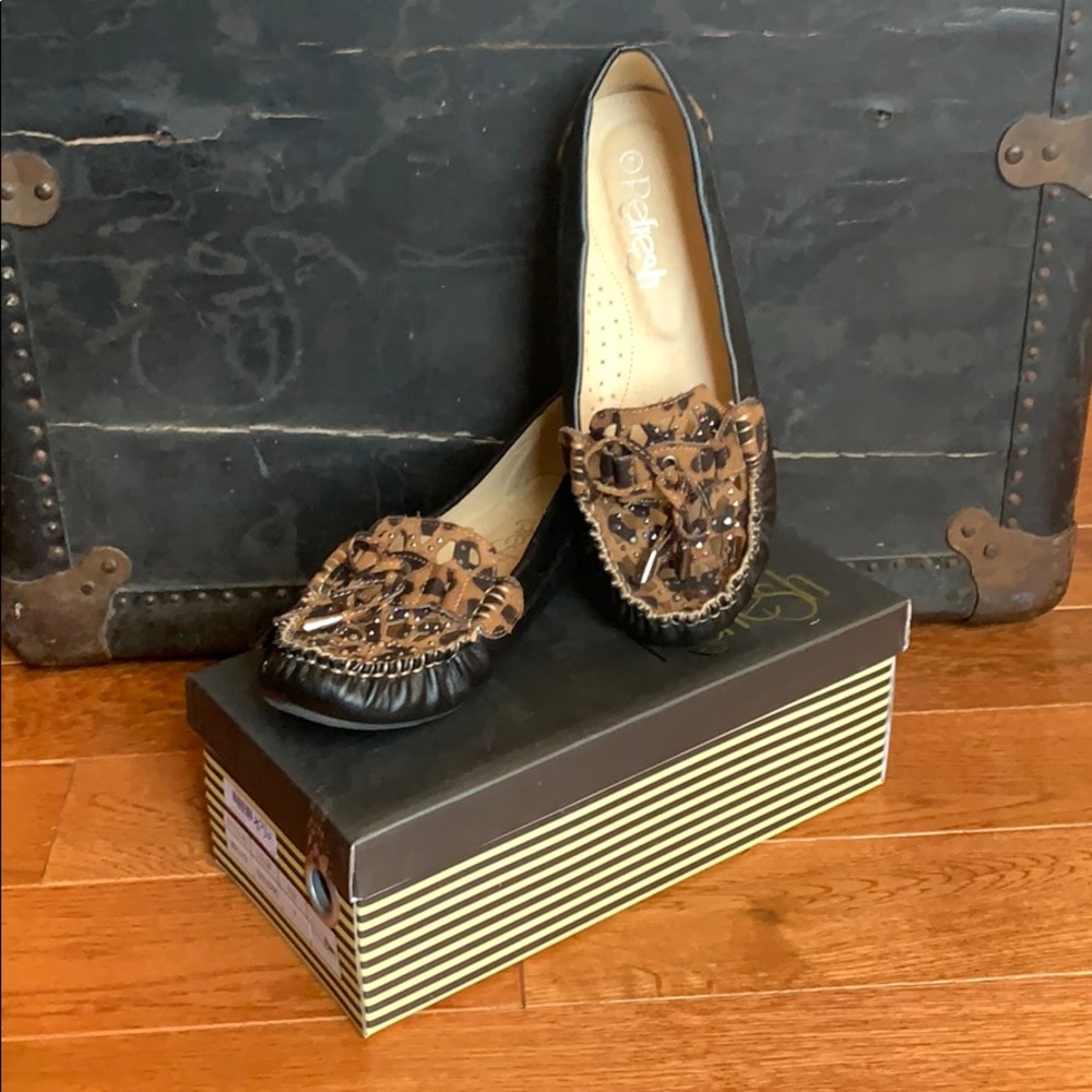 Refresh brand leopard print loafer
